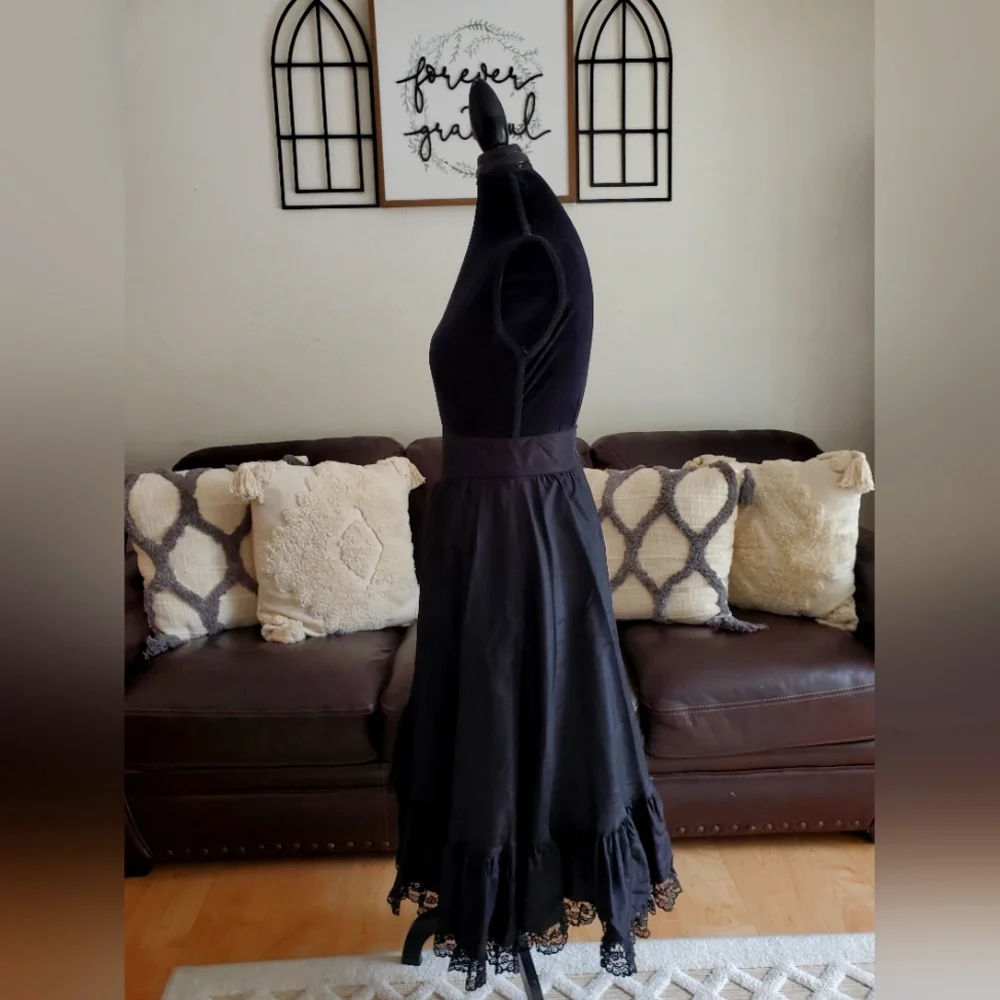 Vintage Gunne Sax By Jessica McClintock Black Midi Lace Skirt Size 11 Wednesday